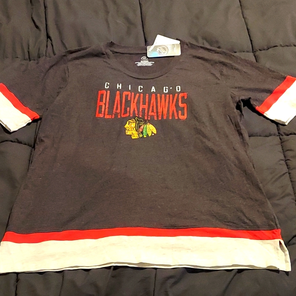 NWT Chicago Blackhawks Women’s XL Graphic Tee NHL Hockey Shirt